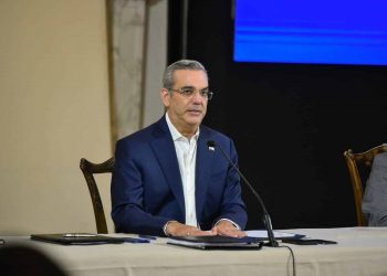 Abinader asegura que "todo está listo" para el próximo año escolar