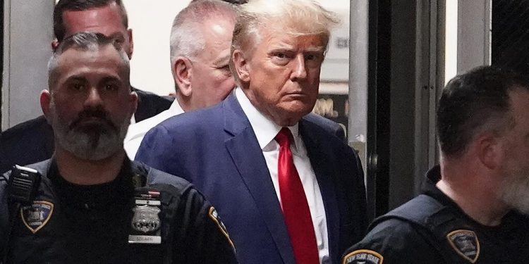 Trump anuncia que planea entregarse el jueves por el caso criminal en Georgia vinculado a los esfuerzos para anular las elecciones de 2020