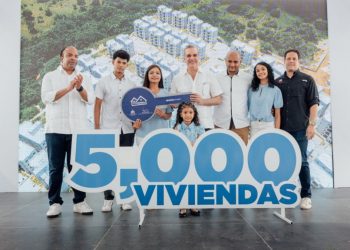 Abinader entrega 494 apartamentos e inaugura cinco obras en el Gran Santo Domingo