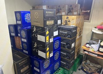 DGA encabeza allanamientos contra red de venta de bebidas falsificadas, vencidas y mal etiquetadas