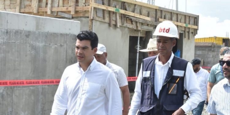 Wellington Arnaud afirma desarrollo humano está llegando a Monte Plata