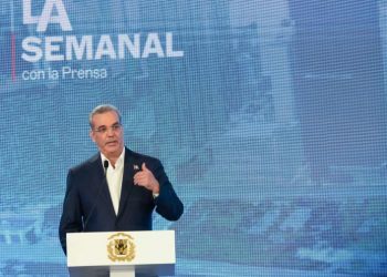 Abinader anuncia que Panamá y Guyana están interesados en comprar huevos y pollos a RD