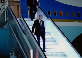 Biden llega a la India para participar en la cumbre del G20