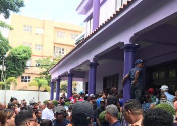 Desorden en asamblea de la Casa Nacional del PLD