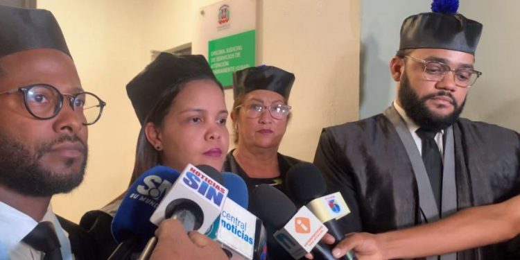 Jueza se reserva fallo de medida de coerción contra dueños de Vidal Plast