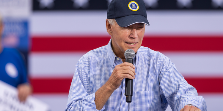 Biden acusa Trump de ser uno de los presidentes destruyó empleo