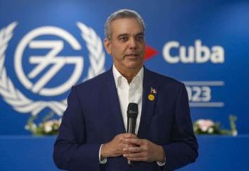 Abinader afirma que cerró la frontera con Haití a causa de «un grupo de anarquistas»