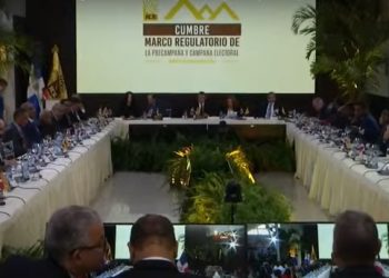 Partidos acuden JCE para debate sobre precampaña y campaña