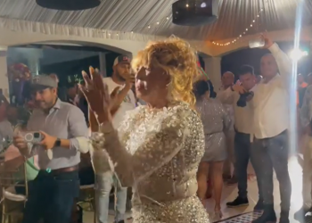 La Vieja Fefa celebró como quinceañera sus 80 primaveras