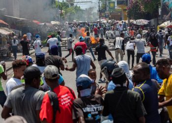 Haitianos exigen la dimisión de su primer ministro