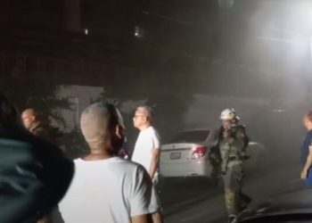 Ocho vehículos destruidos y otros 11 afectados en incendio en Santiago