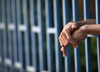 Solicitan prisión preventiva contra administradora de casa farmacéutica por medicamentos adulterados