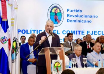 PRD elige a Miguel Vargas como candidato presidencial y convoca Convención Nacional