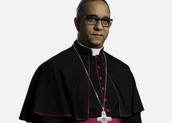 El papa designa a monseñor Héctor Rodríguez nuevo arzobispo de Santiago