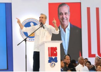 Presidente Abinader resalta madurez y liderazgo de precandidatos del PRM