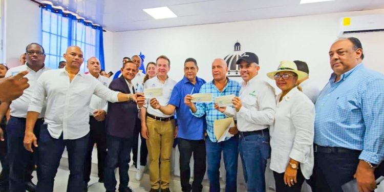 Gobierno paga 15 millones a productores de la frontera en tiempo récord