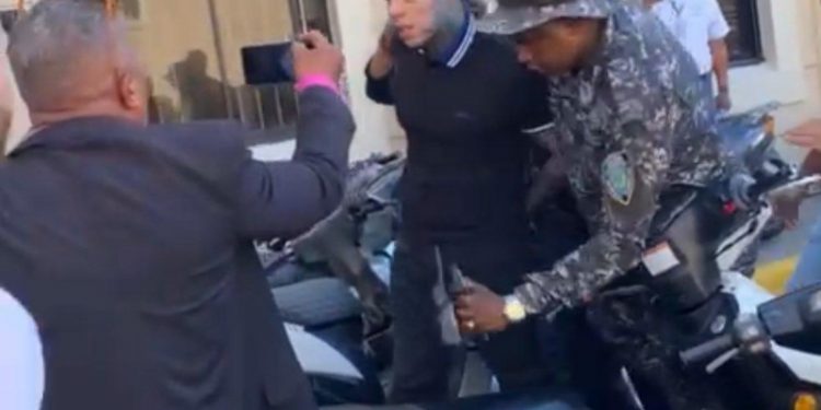 MP busca identificar encapuchados que acompañaron a Tekashi en altercado en La Vega