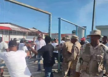 Se registra forcejeo entre comerciantes y miembros de Cesfront en mercado Dajabón