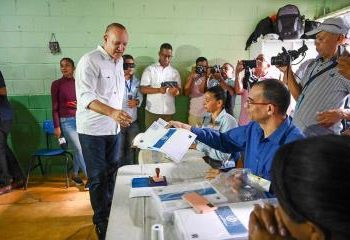 Centros de votaciones en Santiago abren sin contratiempos