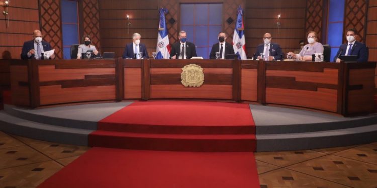 CNM extiende plazo hasta el próximo miércoles para postular aspirantes a jueces del TC