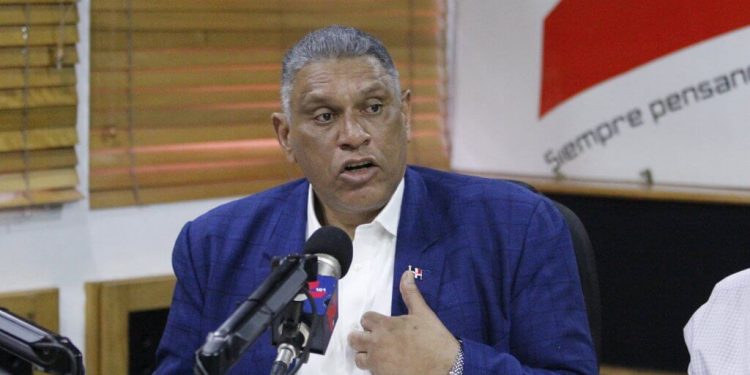 Interior y Policía acusa al PLD y la FP de incidentar el registro biométrico de haitianos