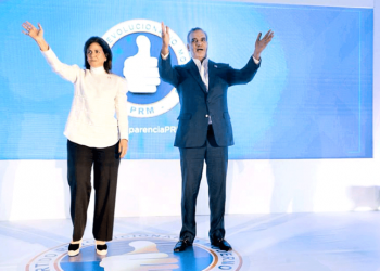 Abinader pide a perremeístas dar ejemplo con la transparencia