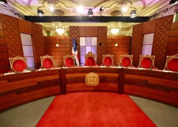 Estos son los 117 aspirantes al Tribunal Constitucional