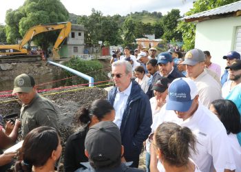 Presidente Abinader recorre zonas de desastre en provincias Duarte y San José de Ocoa