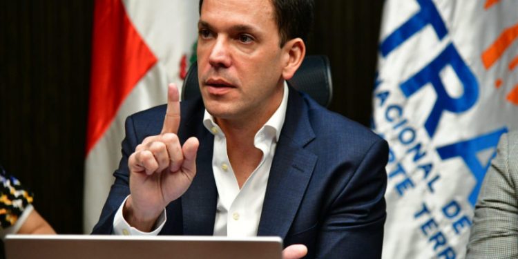 Director del Intrant defiende transparencia en proceso de licitación de semáforos inteligentes