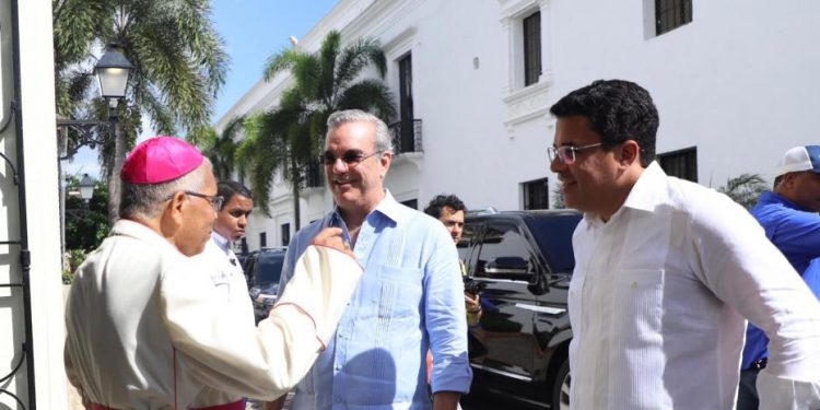 Abinader y David supervisan trabajos en Ciudad Colonial