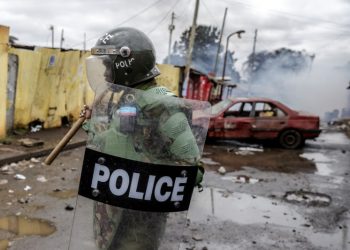 Parlamento de Kenia aprueba despliegue de su policía en misión por la seguridad en Haití