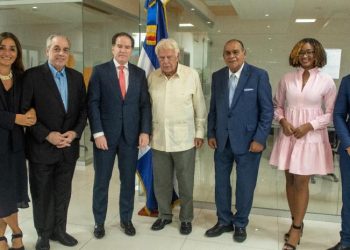 Felipe González sostiene que la comunidad internacional se aburrió con la crisis de Haití