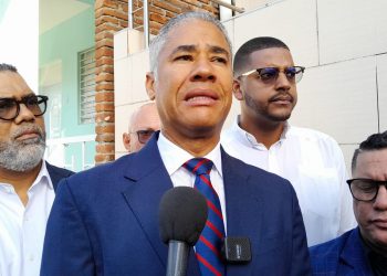 Andrés Cueto asegura en Santiago el comercio y todo fluye con total normalidad