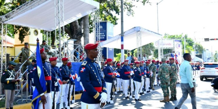 San Cristóbal amanece de fiesta; Celebra el 179 aniversario de la Constitución
