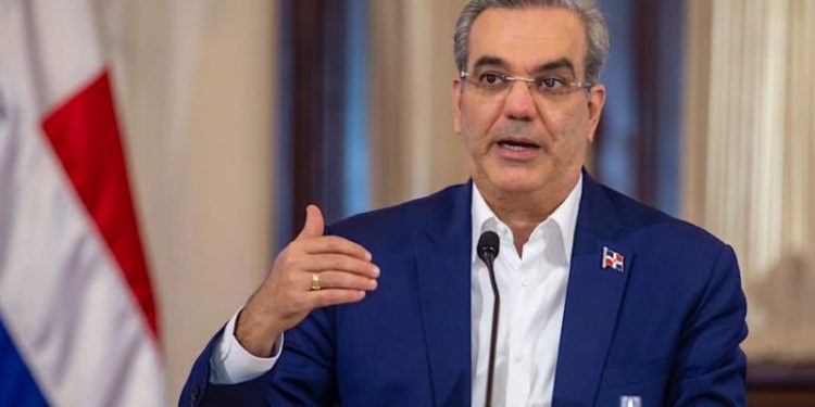 Abinader crea Comisión de Supervisión de Infraestructuras Públicas ante el Cambio Climático