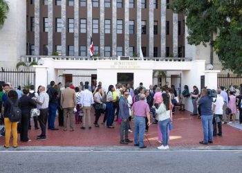 Educación dice conato de incendio está controlado; mientras el humo se intensifica en el área