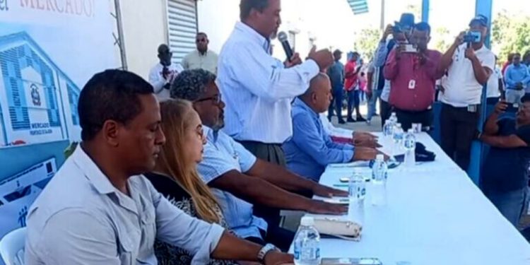 Comerciantes de la frontera están desesperados por reinicio mercado