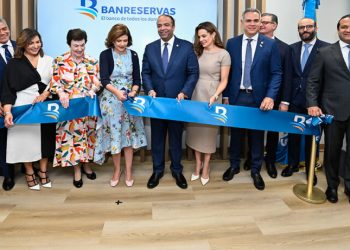 Vicepresidenta elogia la diáspora; BR abre en Miami