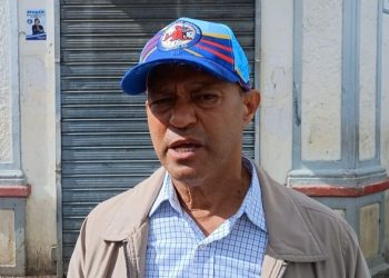 Presidente de AMAPROSAN denuncia vertedero en pleno centro comercial de Santiago