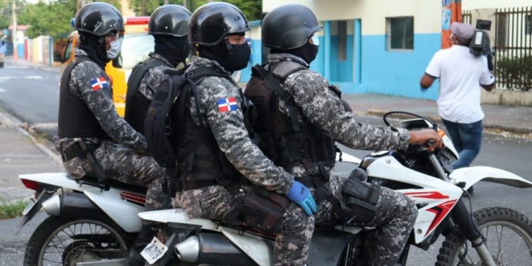 Agentes de la Policía matan a dos presuntos delincuentes en SPM