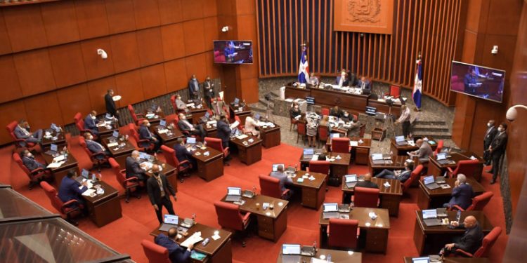 Senado convierte en ley presupuesto para el año 2024