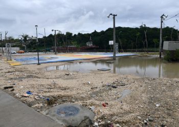 Fuertes lluvias inundan escuela en La Ciénaga; moradores temen por desborde de cañada La Bonavides