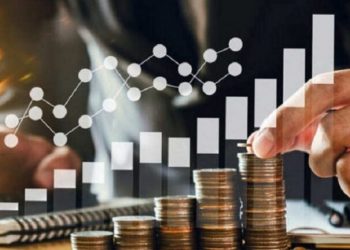 El FMI espera que la economía global el año que viene crezca más de lo esperado