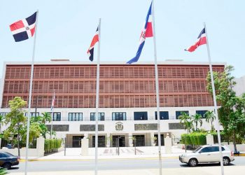 Más de 20 proyectos de ley relevantes quedarán para 2024