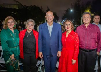 Cementos Cibao ilumina Monumento de Santiago