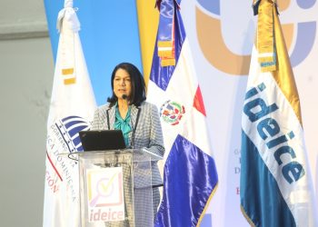 Directora del Ideice llama a estudiantes a ser partícipes de su propio proceso educativo