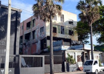 Viviendas abandonadas manchan imagen malecón de Santo Domingo
