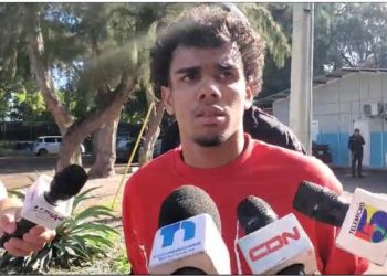 Se entregan tres de cuatro hombres acusados de asaltar el artista urbano Crazy Design en Santiago