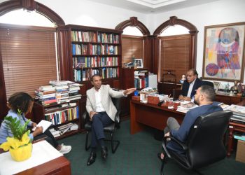 Candidato a alcalde Domingo Contreras se propone afianzar el transporte colectivo en la capital