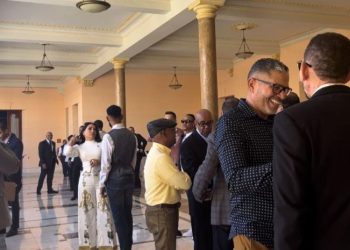 Abinader ofrece almuerzo a destacados artistas de merengue, bachata y urbanos en Palacio Nacional